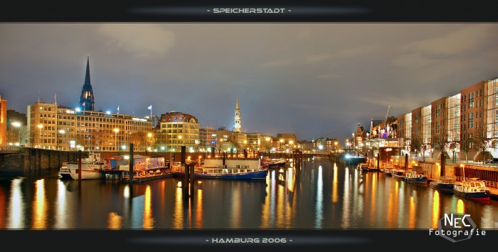 Speicherstadt in Hamburg bei Nacht